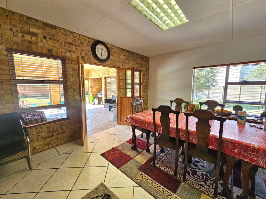 4 Bedroom Property for Sale in Jim Fouchepark Free State
